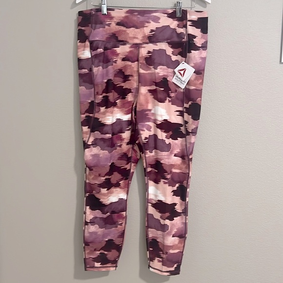 Reebok Pants - Reebok Women's Getaway High Rise 7/8 Leggings with Pockets